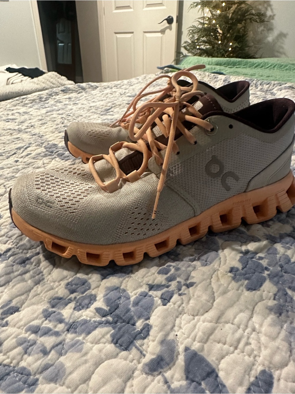 On Running Women's Trainers in Plum and Peach